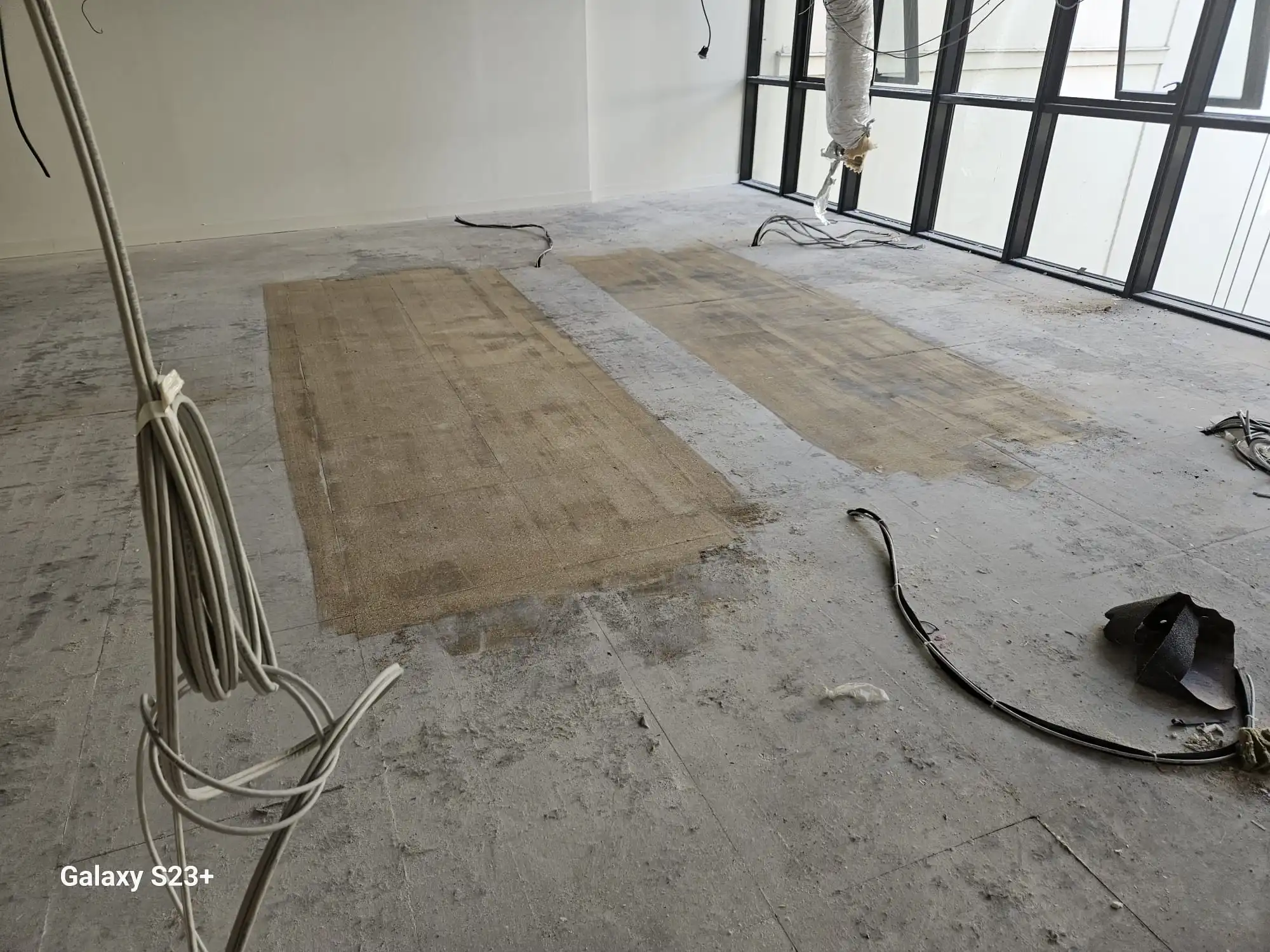 Démonstration de ponçage de plancher technique